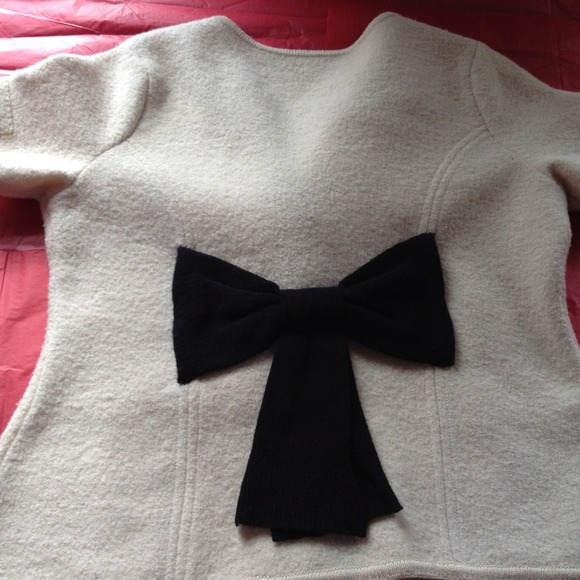 100% Wool top.. - Picture 2 of 4