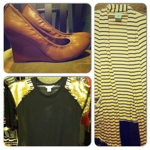 **BUNDLE** Wedges, striped top & black w/ gold top