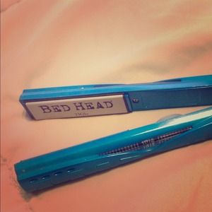 TIGI Bed Head straightener