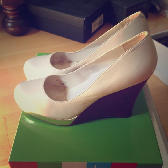Charles David ivory patent leather wedges