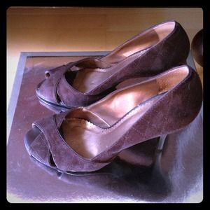 BCBG brown suede open toe pumps