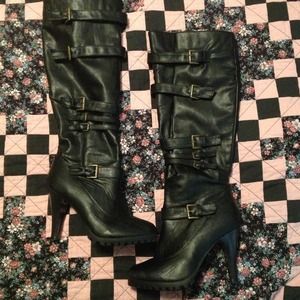 🎶Beautiful black boots 🎶