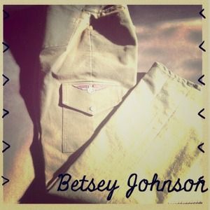 💕Betsey Johnson Cargo Pants!