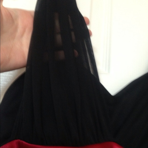 Beautiful black and red dress - Picture 2 of 2