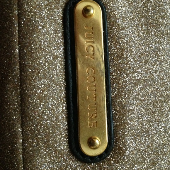 🎉🎉Host Pick🎉🎉Juicy Couture wristlet - Picture 3 of 3