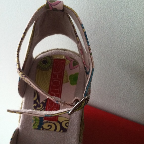 HOTKISS size 7 summer wedges - Picture 2 of 4