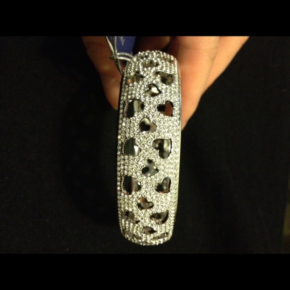 Swarovski hemisphere heart bangle