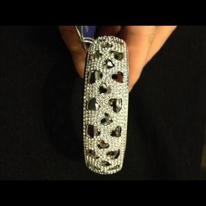 Swarovski hemisphere heart bangle