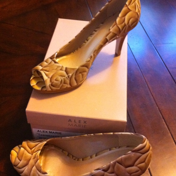 Alex Marie "Cashmere" heels, size 9