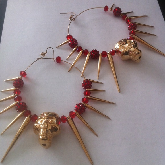 Skull hoop earrings