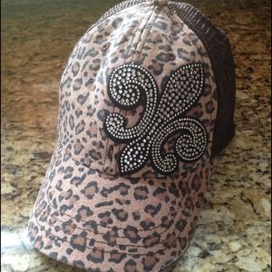 LEOPARD TRUCKER CAP W/ Rhinestones