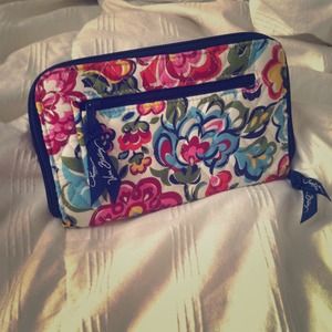 Vera Bradley Zip-Around wallet