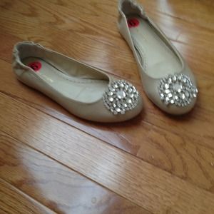 Nude flats with crystals