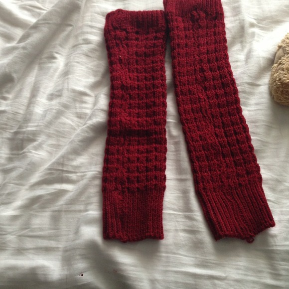 Leg warmers in burgundy