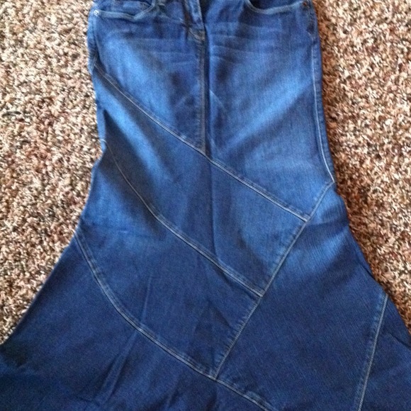 Authentic Bebe Runway Skirt Size 29