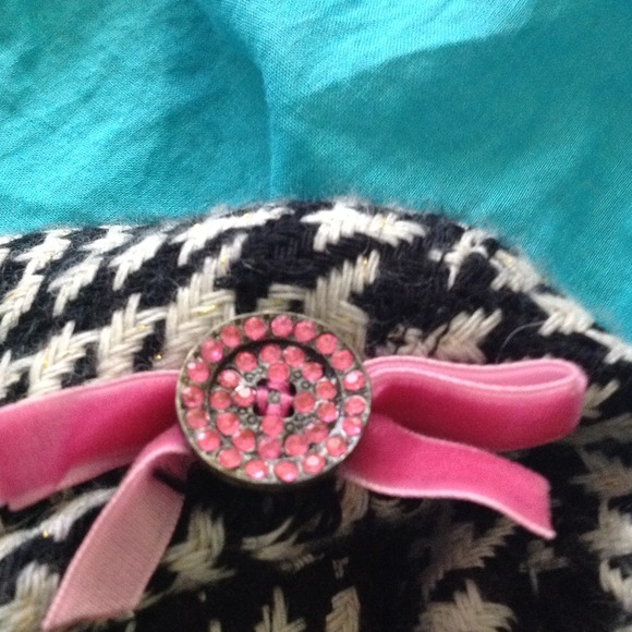 Cute hat - Picture 2 of 2