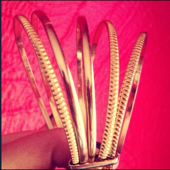 TAKING OFFERS Vintage gold bangle bracelets - Picture 3 of 3