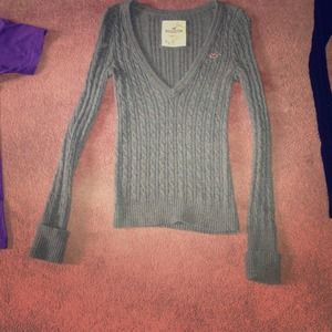 Gray Hollister cable knit sweater