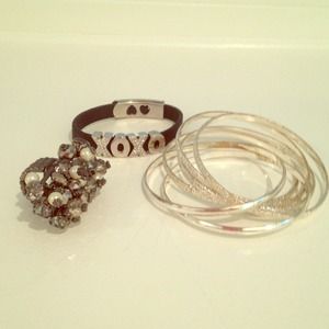 Jewelry bundle! Cute silver accessories.
