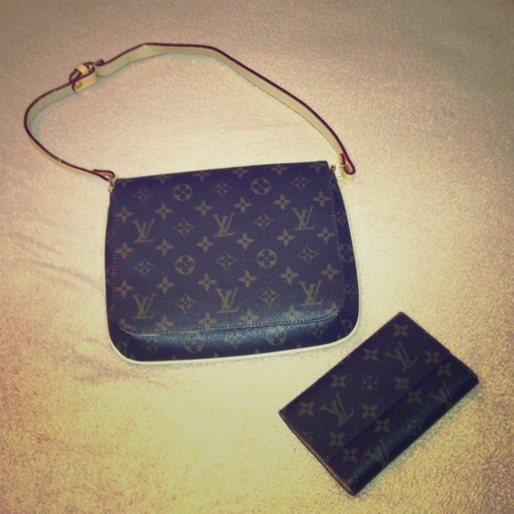 💢SOLD💢LV bag and wallet set