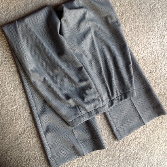 SALE REDUCED New stretch gray plaid trouser - Picture 3 of 3