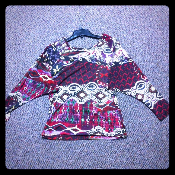Tribal top