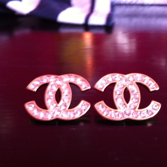 ✨Reserved✨Coco Chanel earrings