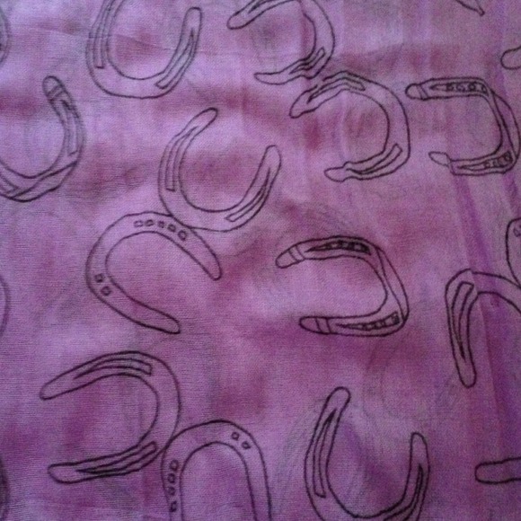 Purple horseshoe scarf - Picture 2 of 3