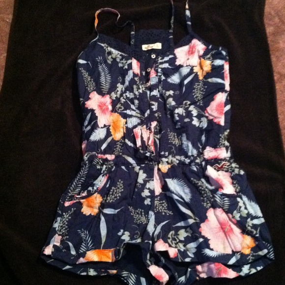 Large hollister floral romper