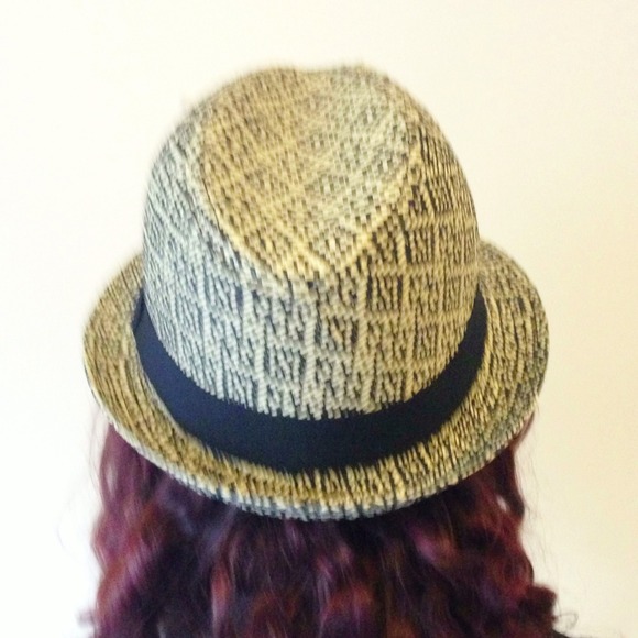 Black and White Fedora - Picture 3 of 3