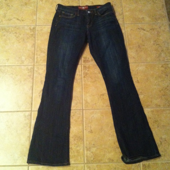Size 28 lucky brand boot cut jeans