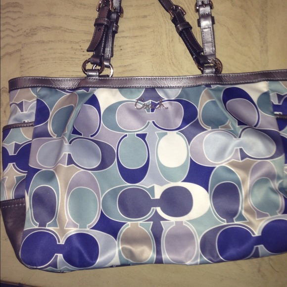 💢Reserved for mcauley17💢Coach Purse Authentic