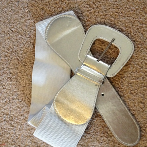 Stretchable belts - Picture 2 of 4