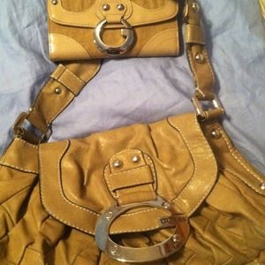 🎈🎈REDUCED🎈🎈Guess purse and matching wallet