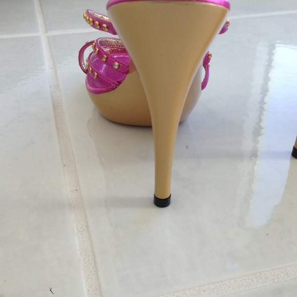 Betsey Johnson brand new Stiletto Mules - Picture 3 of 4