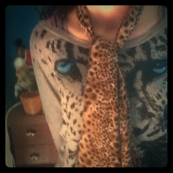 Accessories - Leopard scarf.