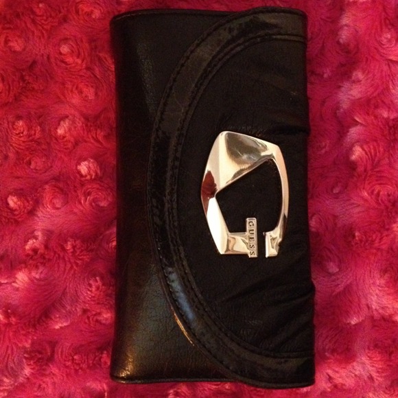 Guess wallet💐REDUCED💐Trade @octoberbaby72
