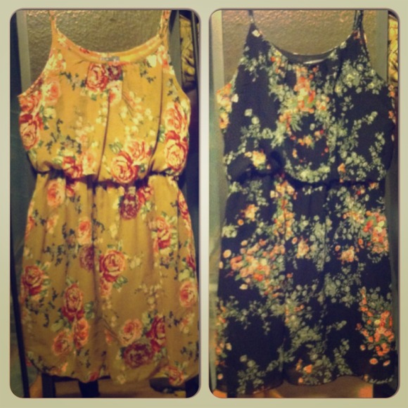 **BUNDLE** Floral print dresses