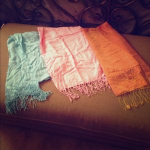 🌸Bundle of Pashmina Scarves🌸