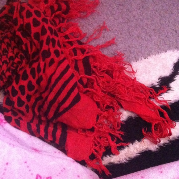 Scarf - Picture 4 of 4