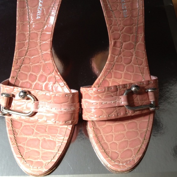 BCBG MAX AZRIA CORAL sandals