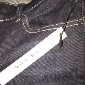 White House Black Market Brand New Jeans Noir 6R