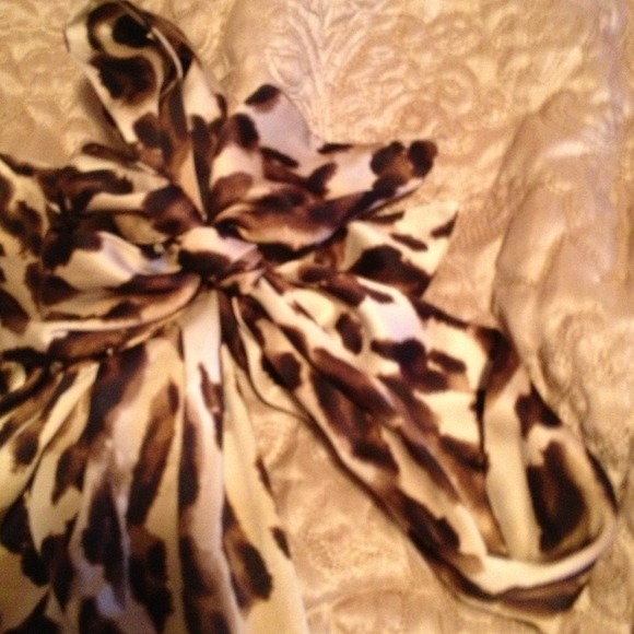 Shirt - Picture 2 of 4