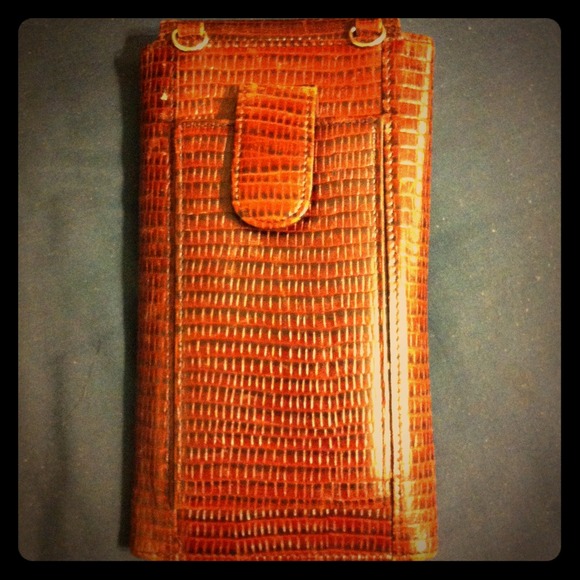❗❗❗❗❗Cute brown wallet ! Holds your phone !❗❗❗❗❗❗❗