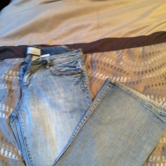 Maurices jeans