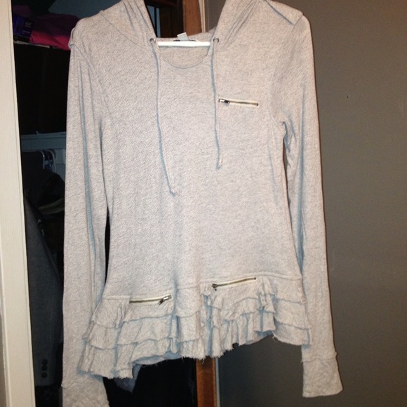 Banana republic ruffle bottom sweater