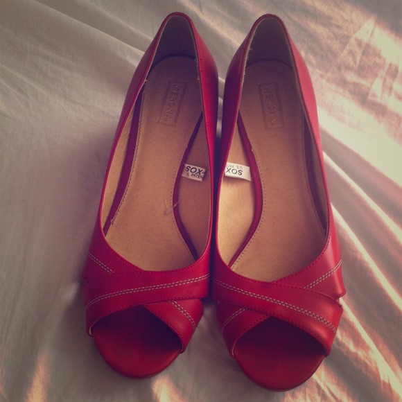 Red Wedges
