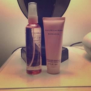 REDUCED🌷Romance body spray and moisturizer