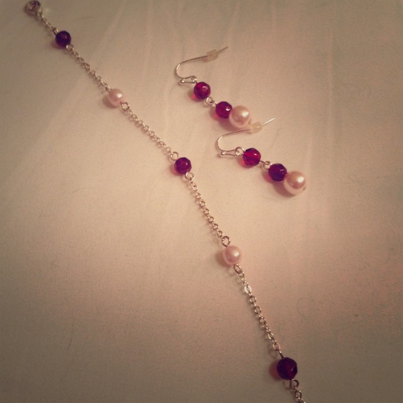 Pearl & Crystal Bracelet & Earrings Set