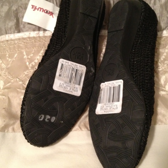 Shoes - Picture 2 of 2